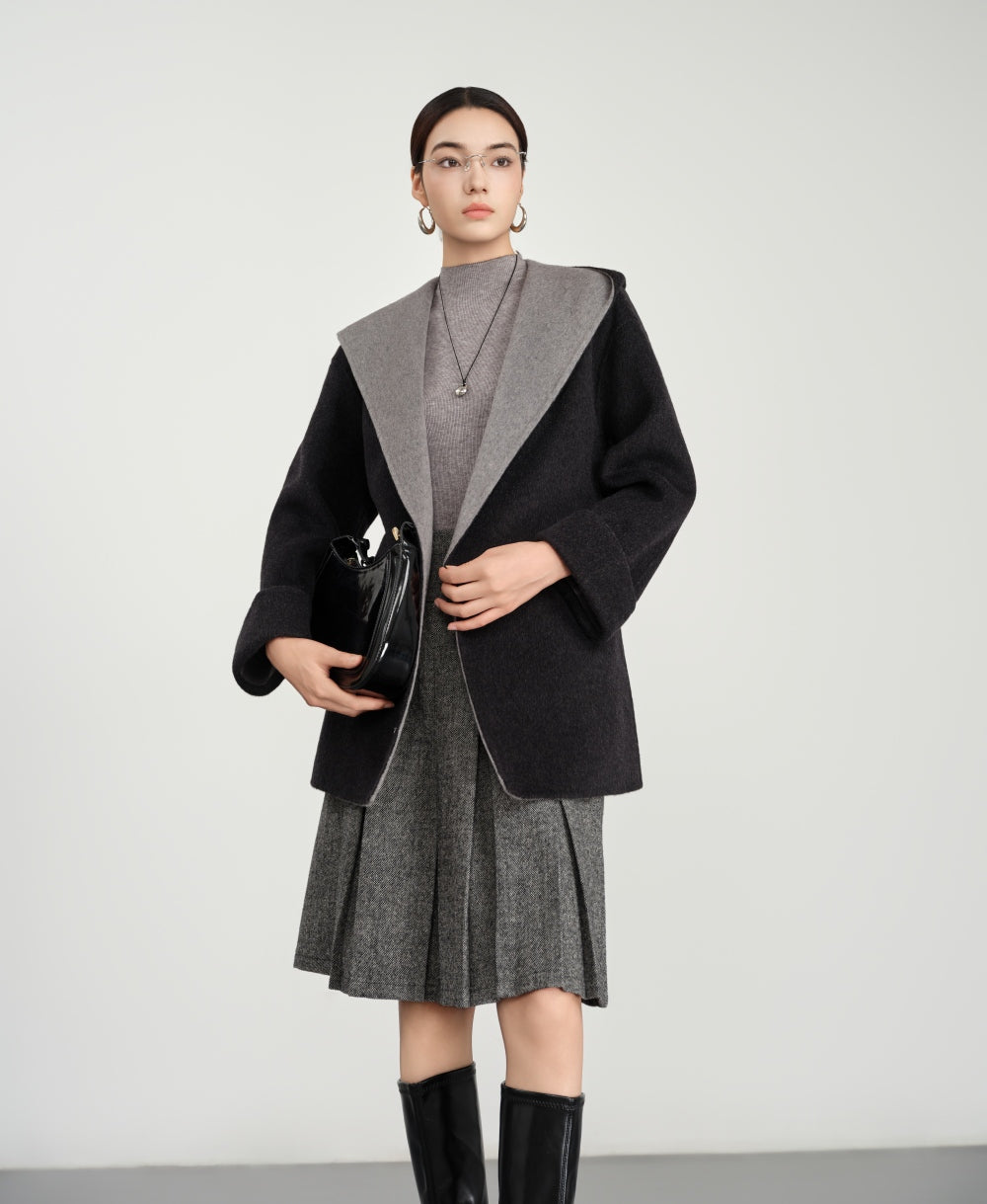 Hooded with two contrast colours  in Double-Face Wool-Cashmere