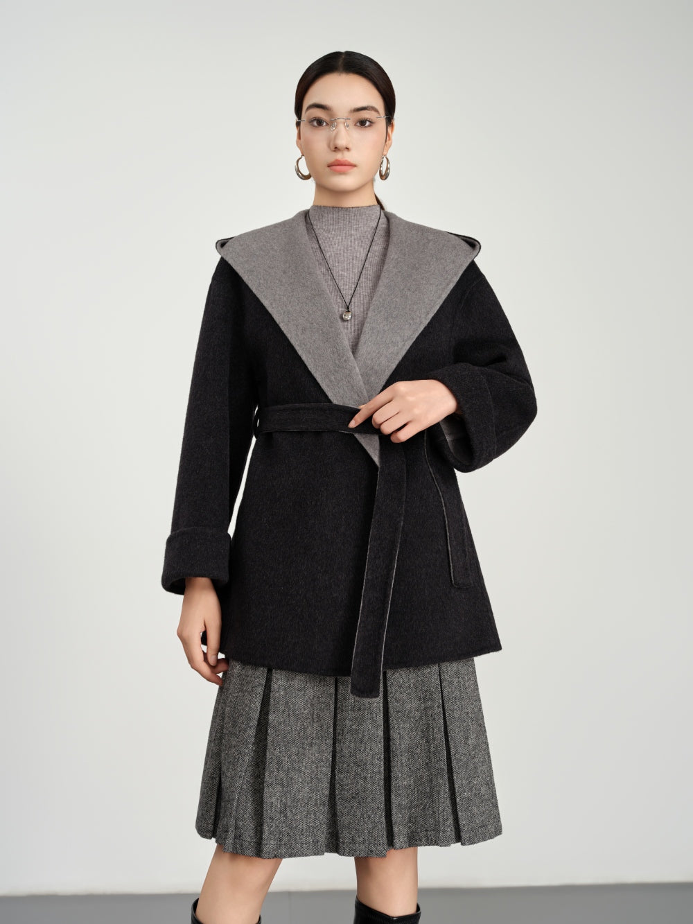Hooded with two contrast colours  in Double-Face Wool-Cashmere