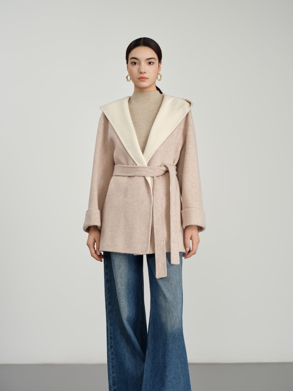 Hooded with two contrast colours  in Double-Face Wool-Cashmere