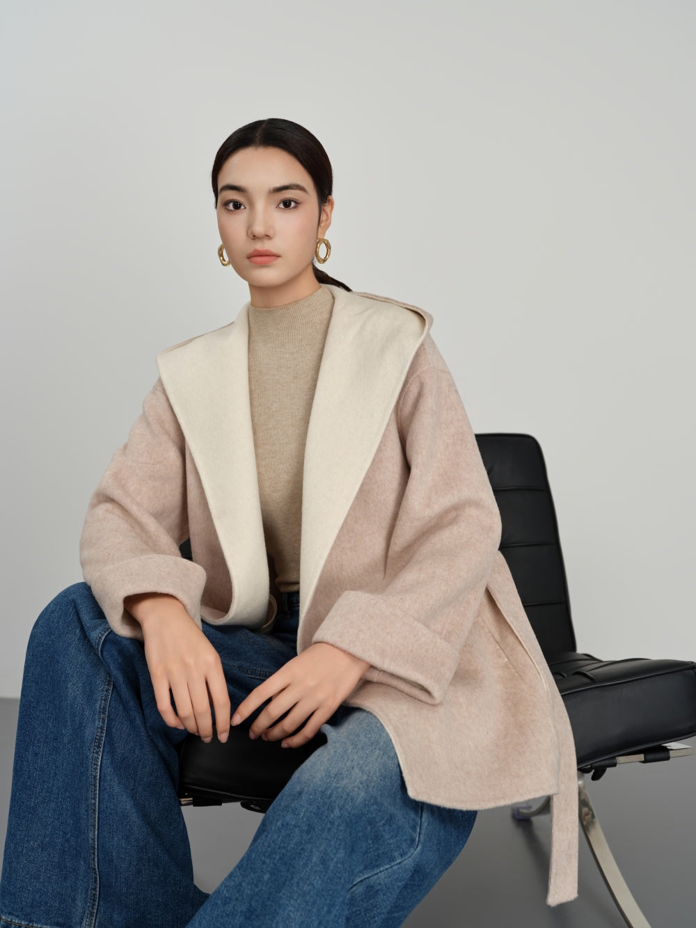 Hooded with two contrast colours  in Double-Face Wool-Cashmere